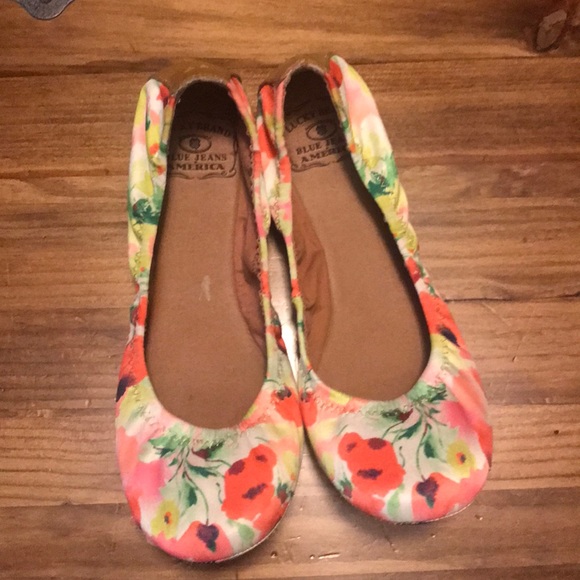 Lucky Brand Shoes - Lucky Brand Emmie flats-EUC Lucky Brand Shoes - Lucky Brand Emmie flats-EUC